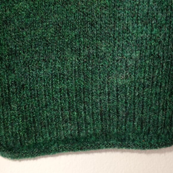 'Lucky' Vee neck L/S Sweater Size M Solid Green EUC - Picture 8 of 13